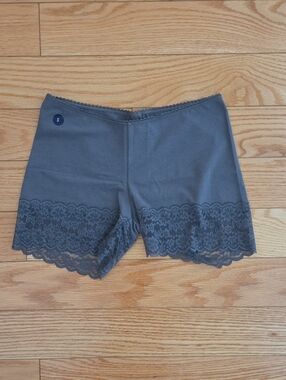 Hollister Gilly Hicks Down Undies Gray Lace-Trim Sleep Shorts Small